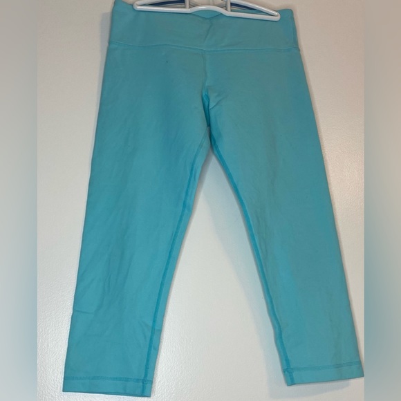 Lululemon Capri Leggings - Sky Blue - Size 6 - Picture 3 of 5